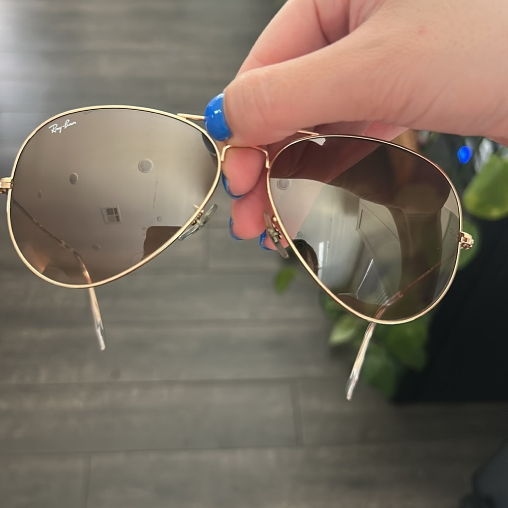 Authentic Ray-Ban Classic Gold Aviators